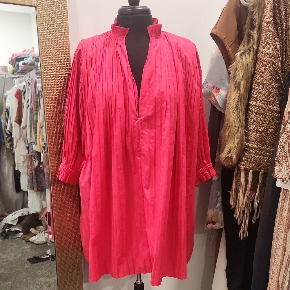° SOVERE ° Vibrant Pink Pleated Dress